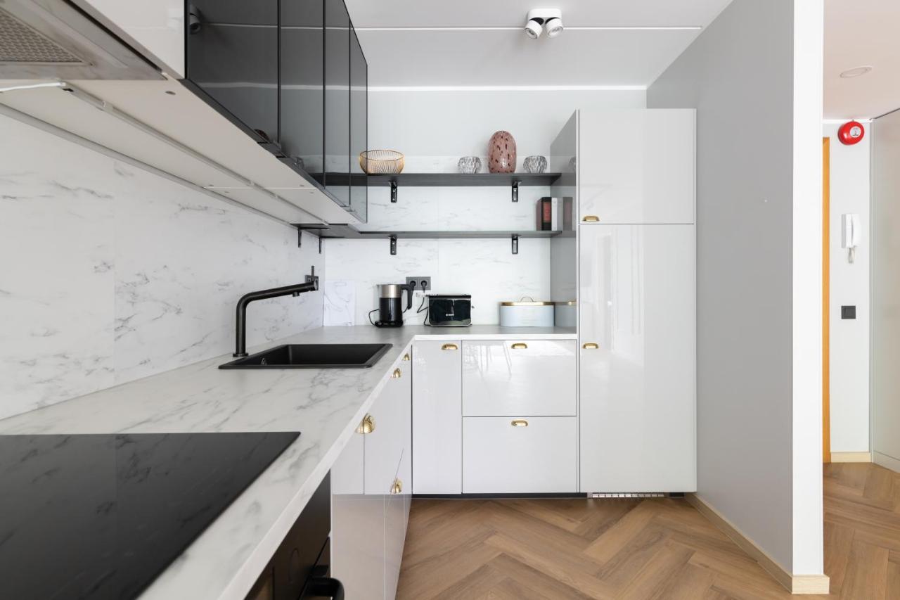 Central Rosi Art Deco Apartment With Parking Tallin Exterior foto