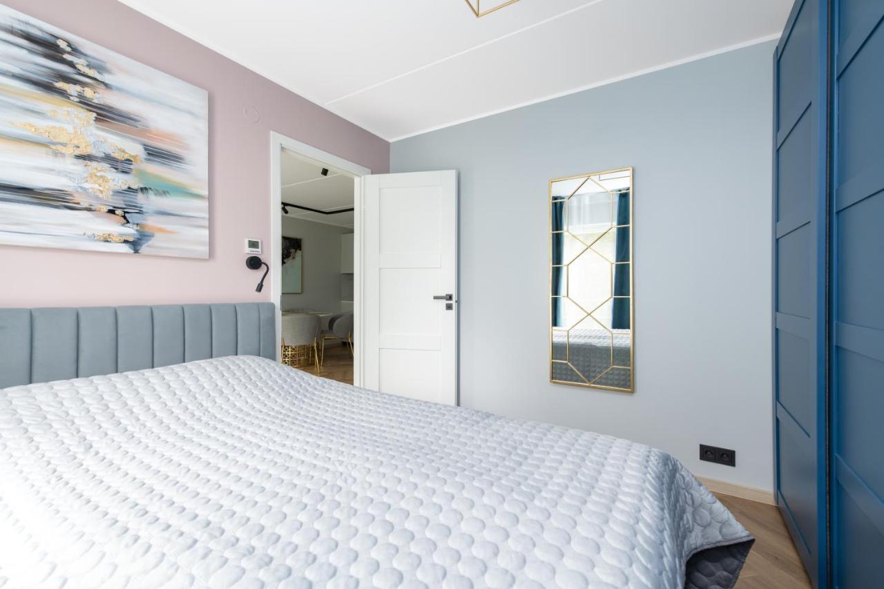 Central Rosi Art Deco Apartment With Parking Tallin Exterior foto