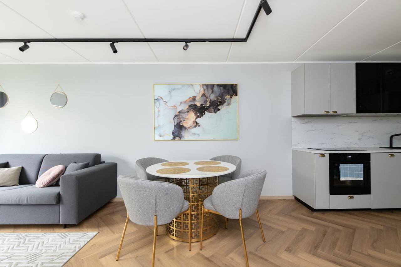 Central Rosi Art Deco Apartment With Parking Tallin Exterior foto