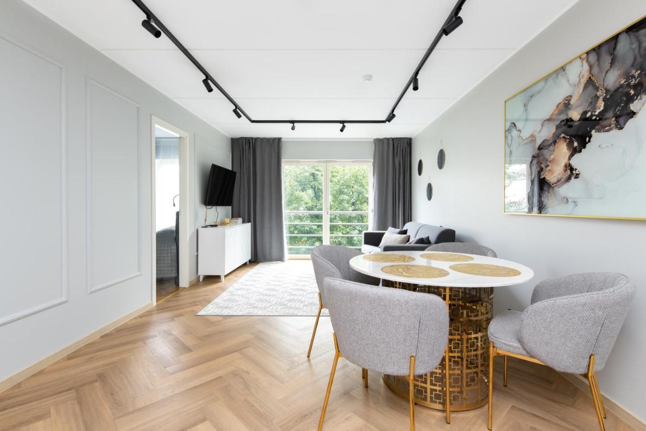 Central Rosi Art Deco Apartment With Parking Tallin Exterior foto