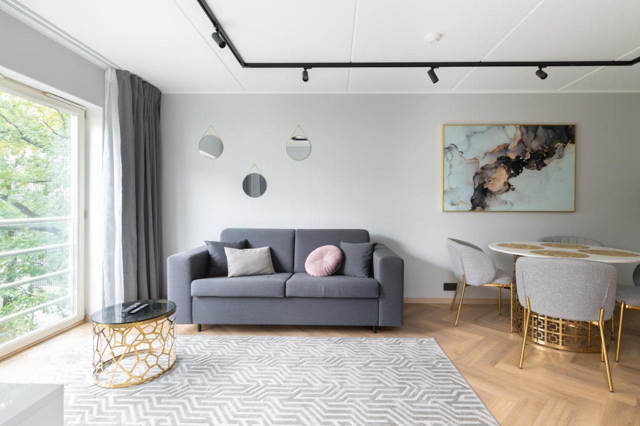 Central Rosi Art Deco Apartment With Parking Tallin Exterior foto